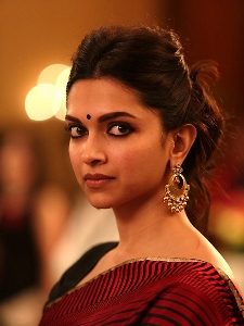 Deepika requests for earrings from Piku as a memento