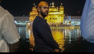 Aamir Khan Seeks Blessings at Golden Temple