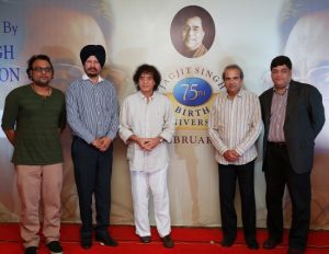 (L-R) Deepak Pandit, Jasbir Singh, Ustad Zakir Hussain, Pt. Suresh Wadkar, Abhinav Upadhyay (550x425)