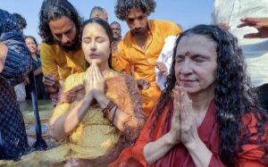katrina kaif at mahakumbh